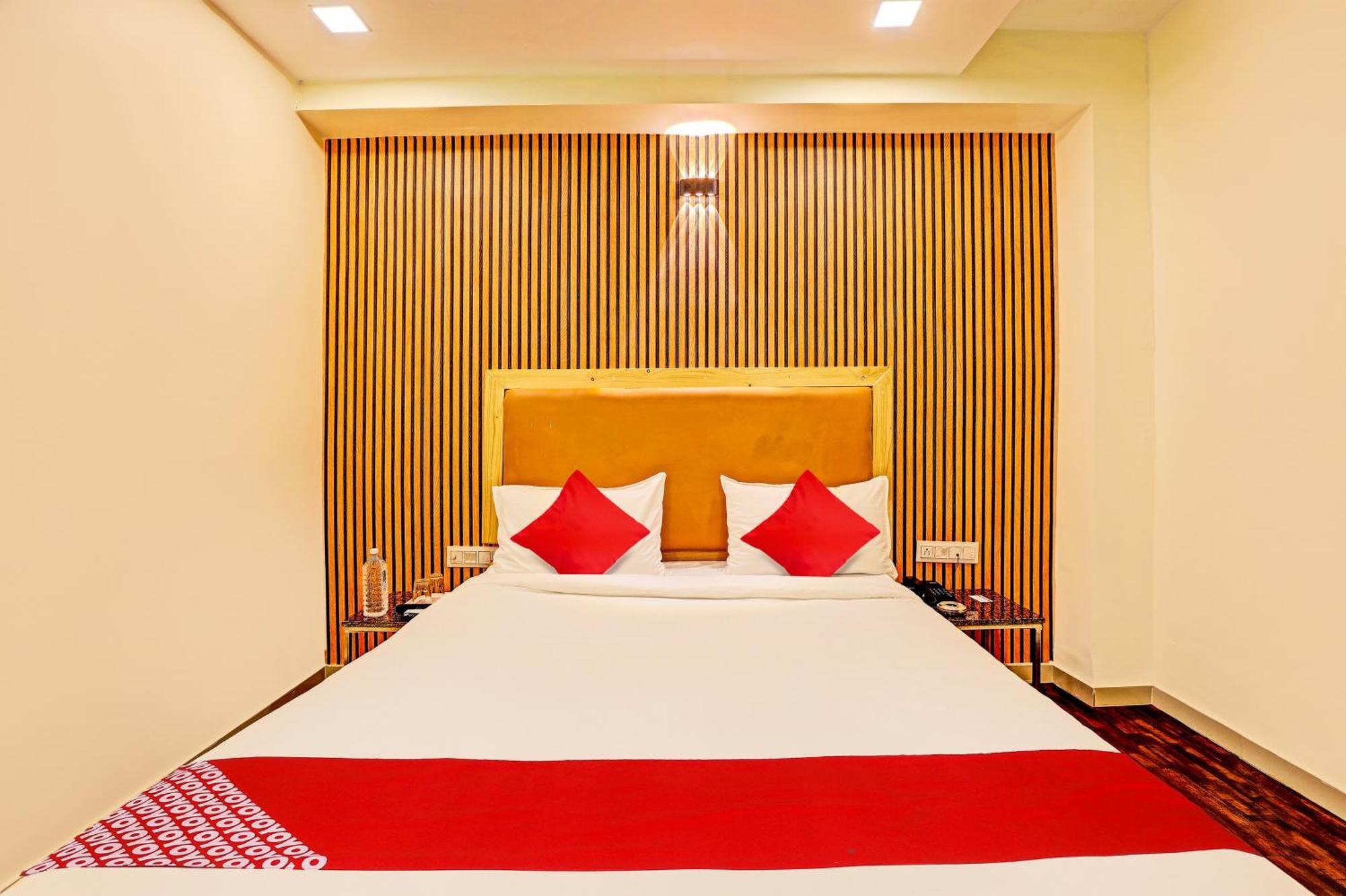 Hotel O Alexa Ahmedabad Buitenkant foto