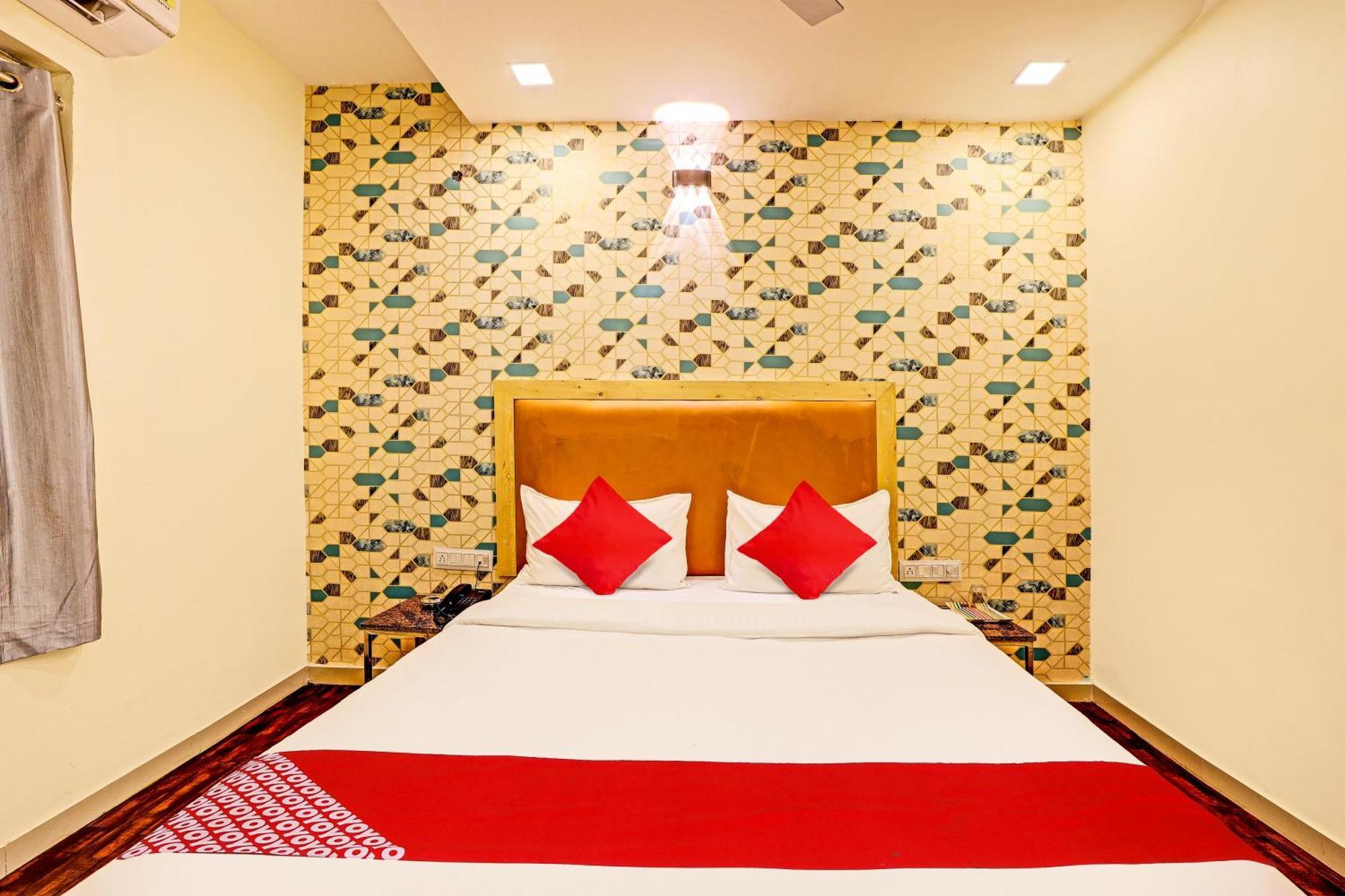 Hotel O Alexa Ahmedabad Buitenkant foto