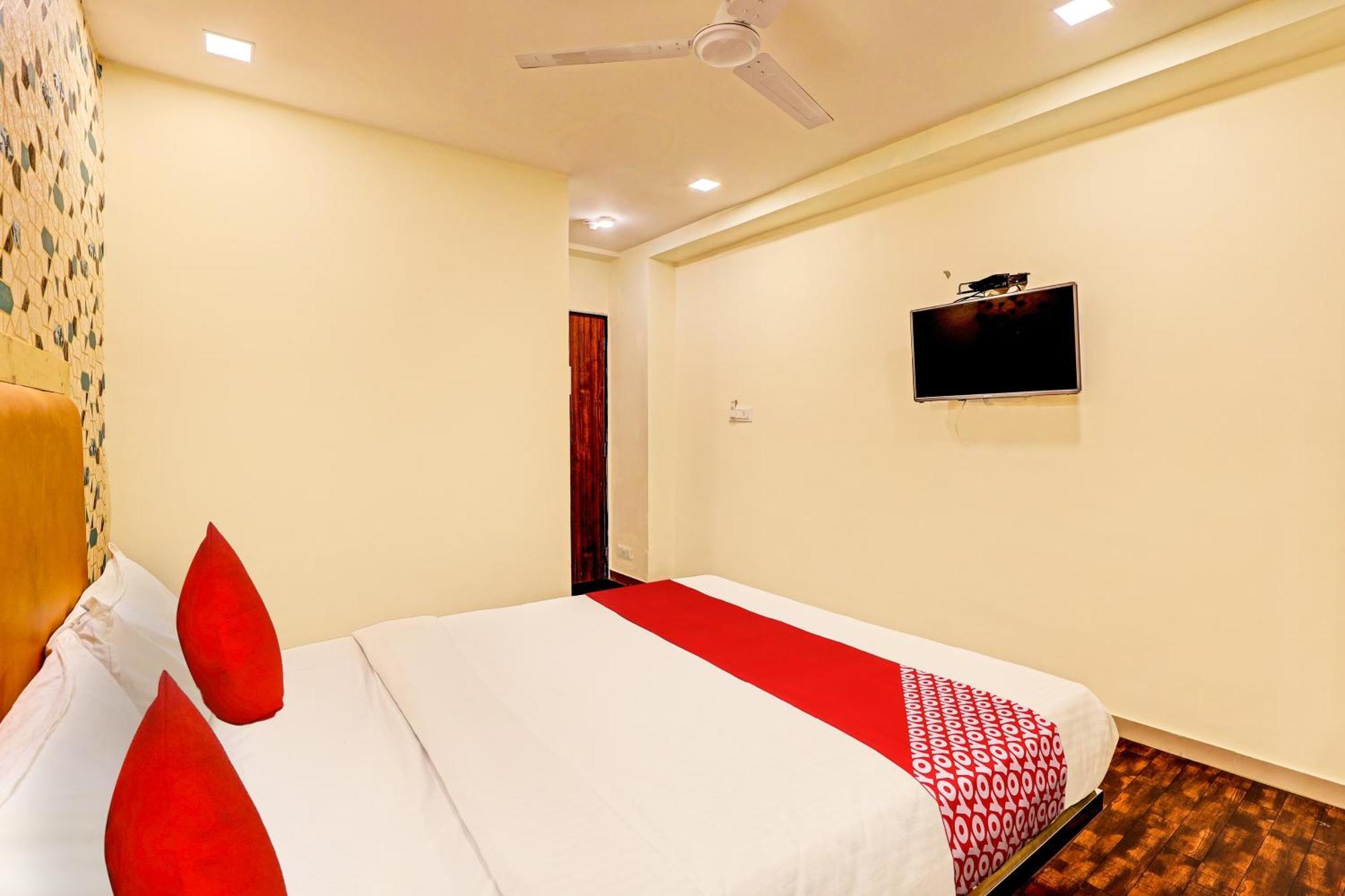 Hotel O Alexa Ahmedabad Buitenkant foto